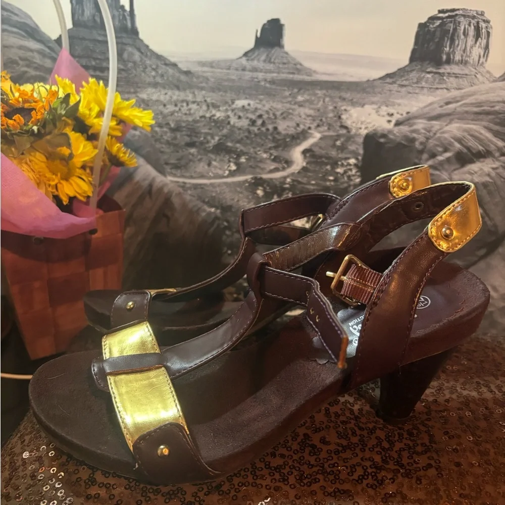 Heels - Picture 2 of 2